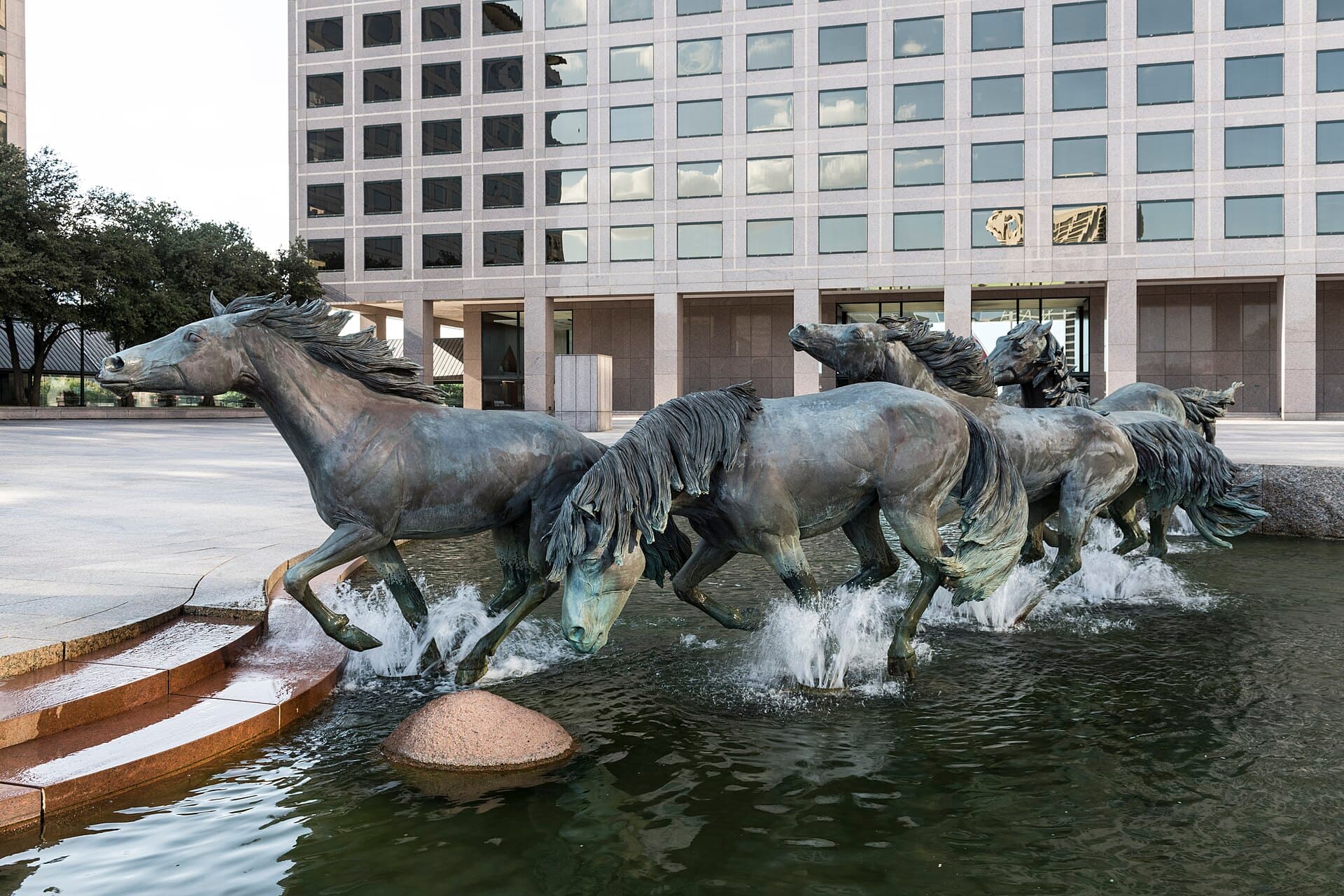 Mustangs of Las Colinas sculpture at Williams Square in Irving